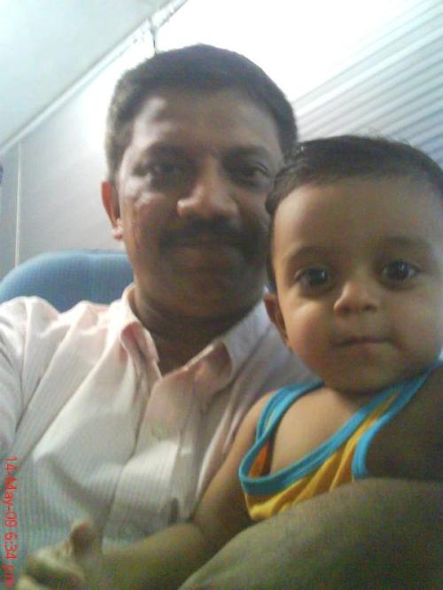 Dhyaan Dhirendra Patel with dad on 140509 (1)